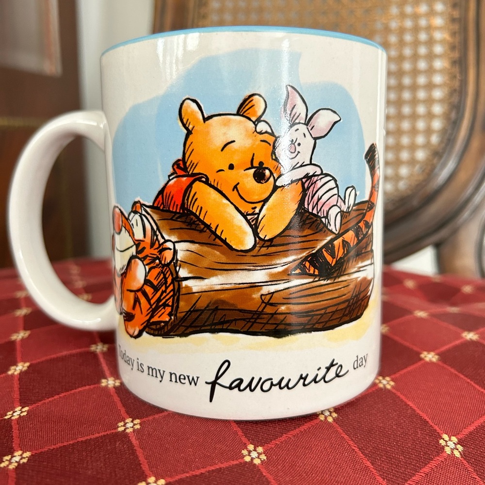 Winnie the Pooh Mug - Picture 2 of 4